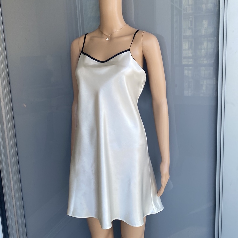 La Vie En Rose  Cream Slip Dress - Picture 2 of 10